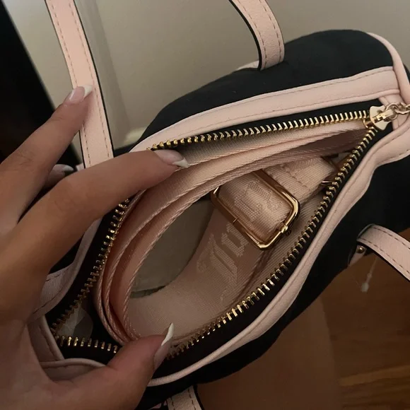 Juicy Couture Crossbody Barrel Bag - Picture 2 of 3